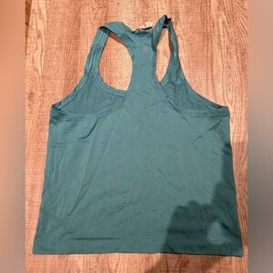 Swiftly Tech Racerback Tank Top
2.0 *Race Length Tidal Teal